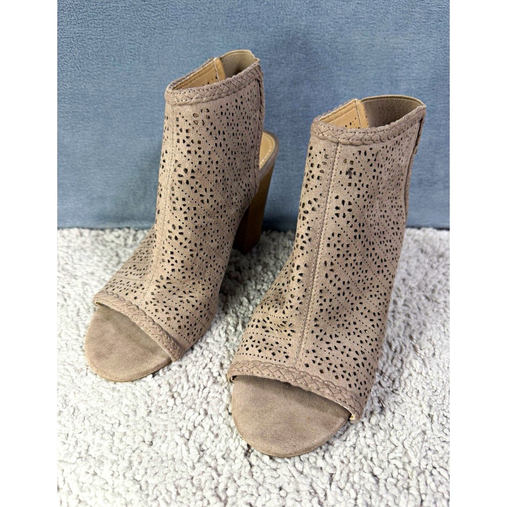 LC Lauren Conrad Women's Statice Cutout Block Heel Sandals Heels Taupe Sz 6